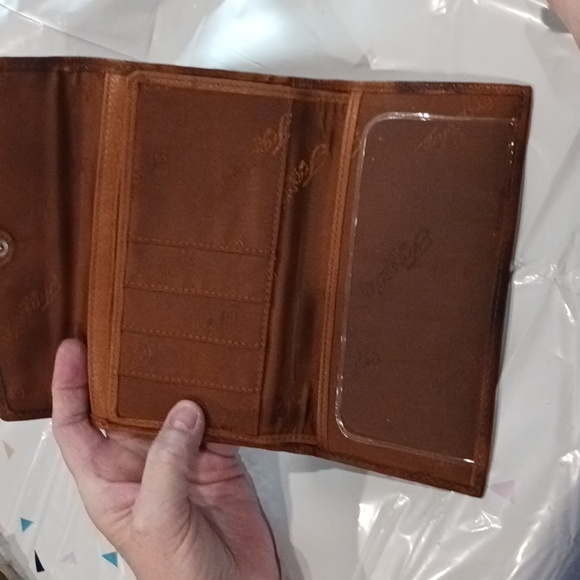 Wallet - Picture 4 of 9